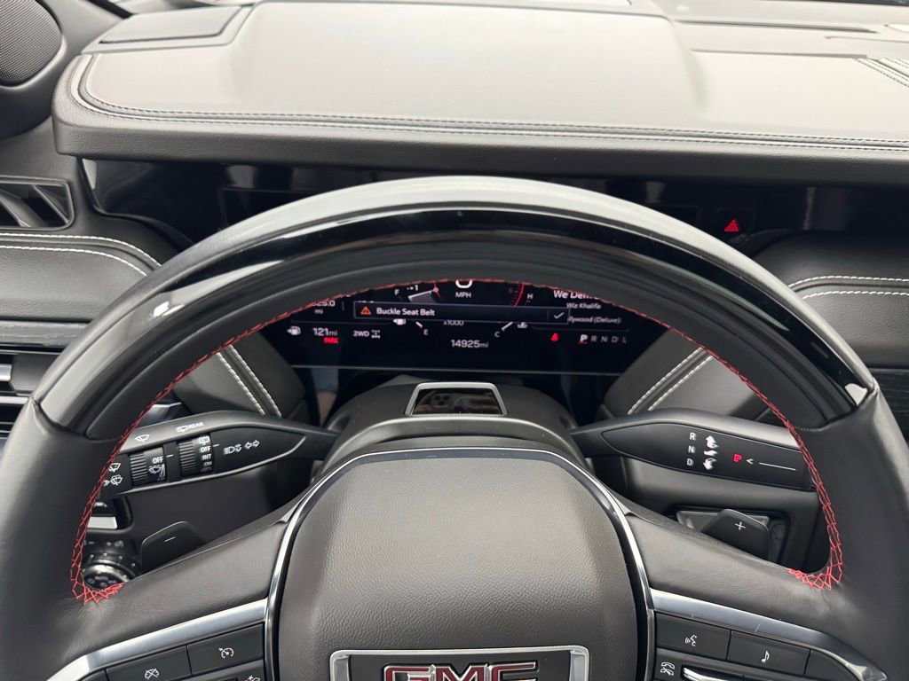 Used 2025 GMC Yukon XL AT4 Ultimate w/ LPO, Illumination Package AWD/4WD image 10