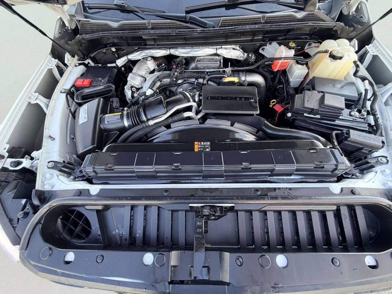 Used 2021 GMC Sierra 3500 4x4 Crew Cab w/ Convenience Package image 11