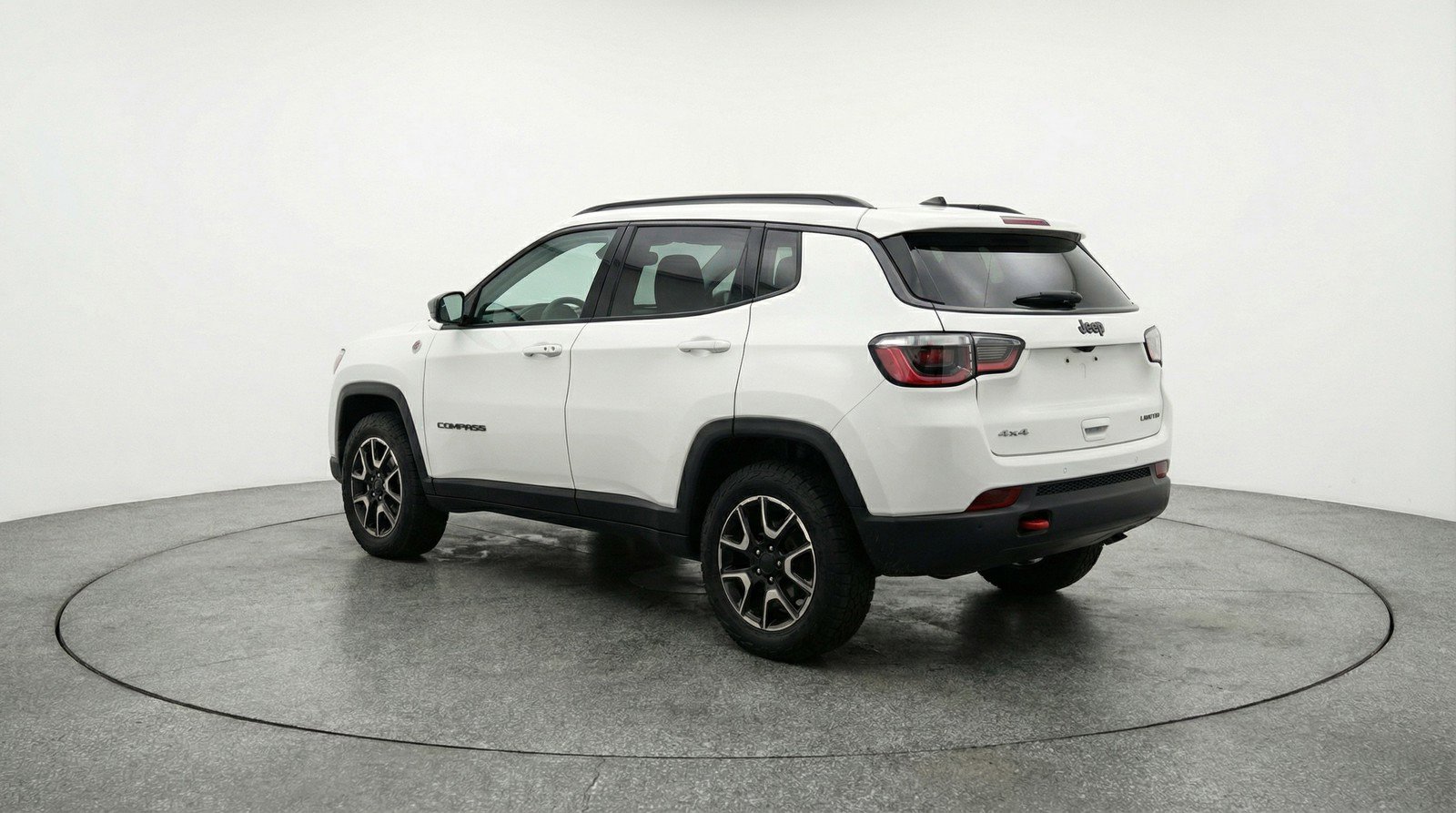 Used 2025 Jeep Compass Trailhawk AWD/4WD image 6