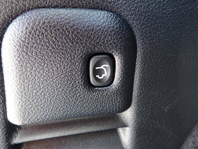 Used 2021 Jeep Grand Cherokee Trailhawk w/ Trailhawk Luxury Group AWD/4WD image 8