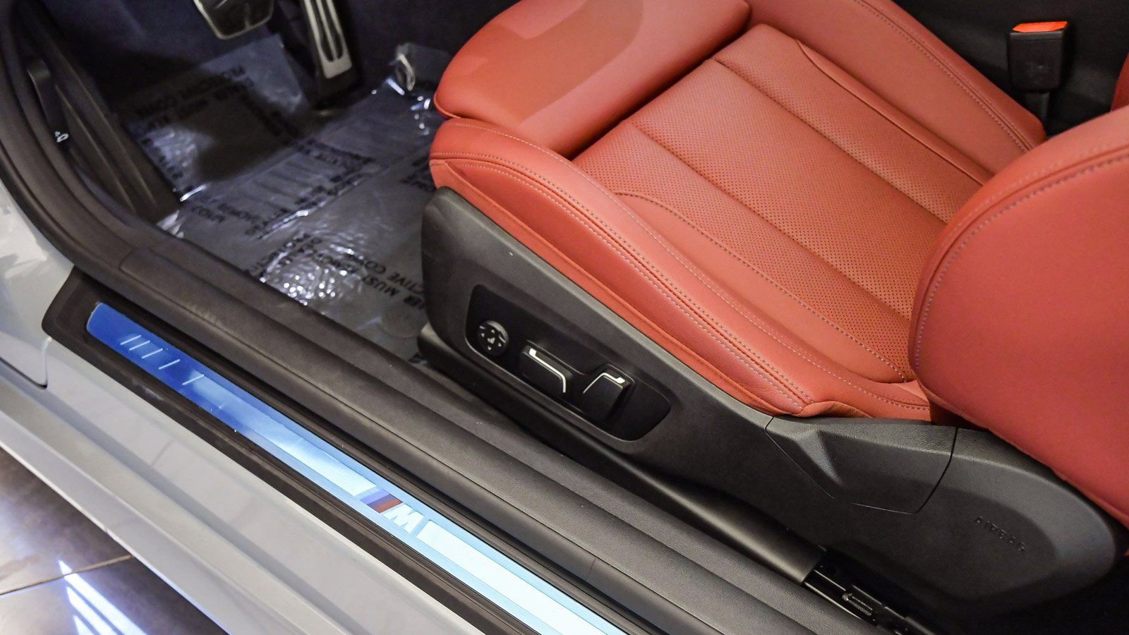 Used 2025 BMW 430i Coupe w/ M Sport Package image 24