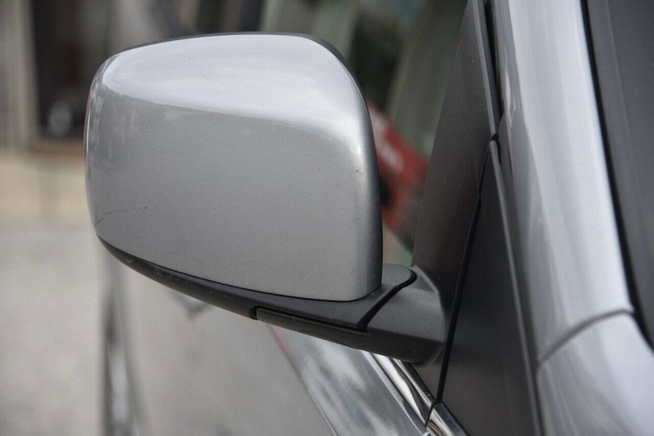 Used 2019 Dodge Grand Caravan SXT image 36