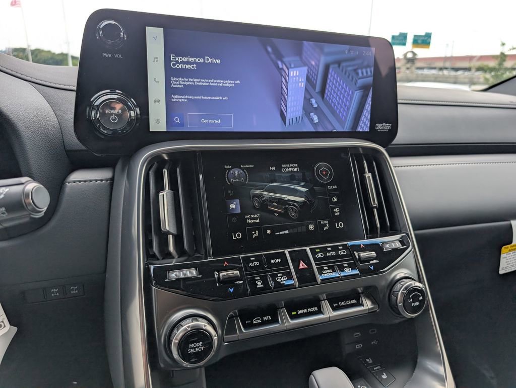 New 2025 Lexus LX 700h Overtrail image 11