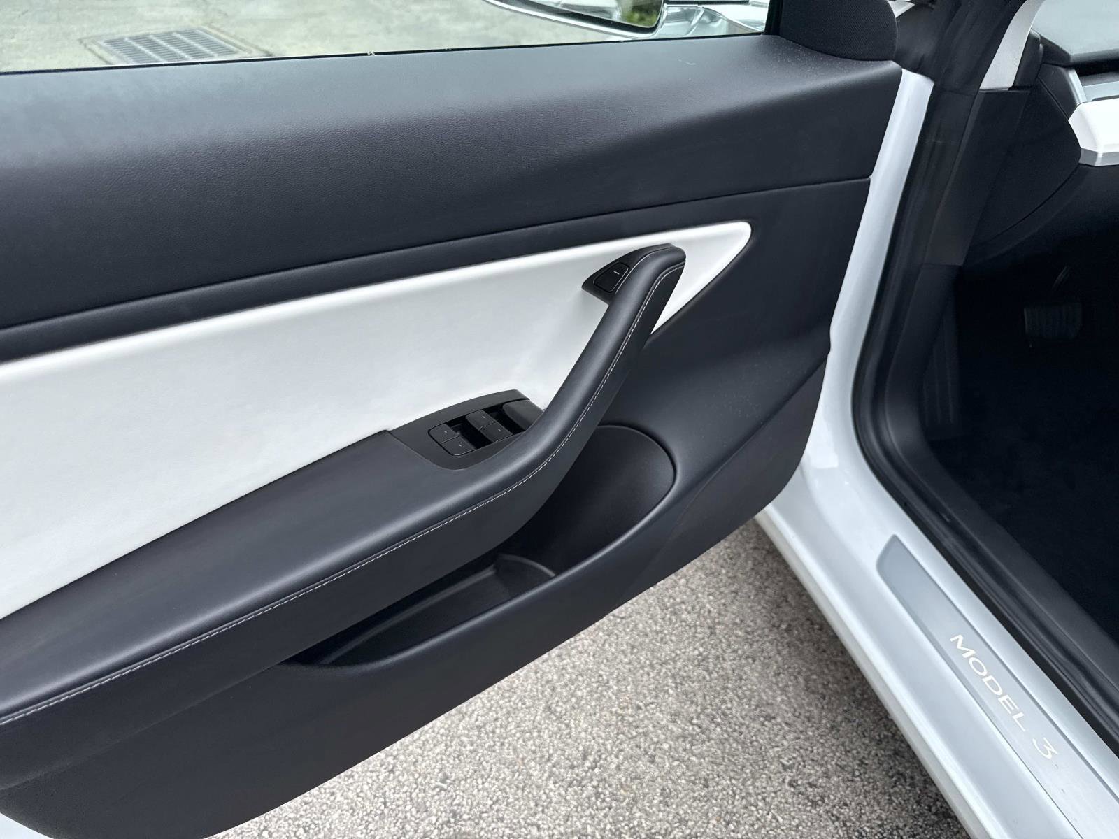 Used 2019 Tesla Model 3 Standard Range Plus RWD image 18