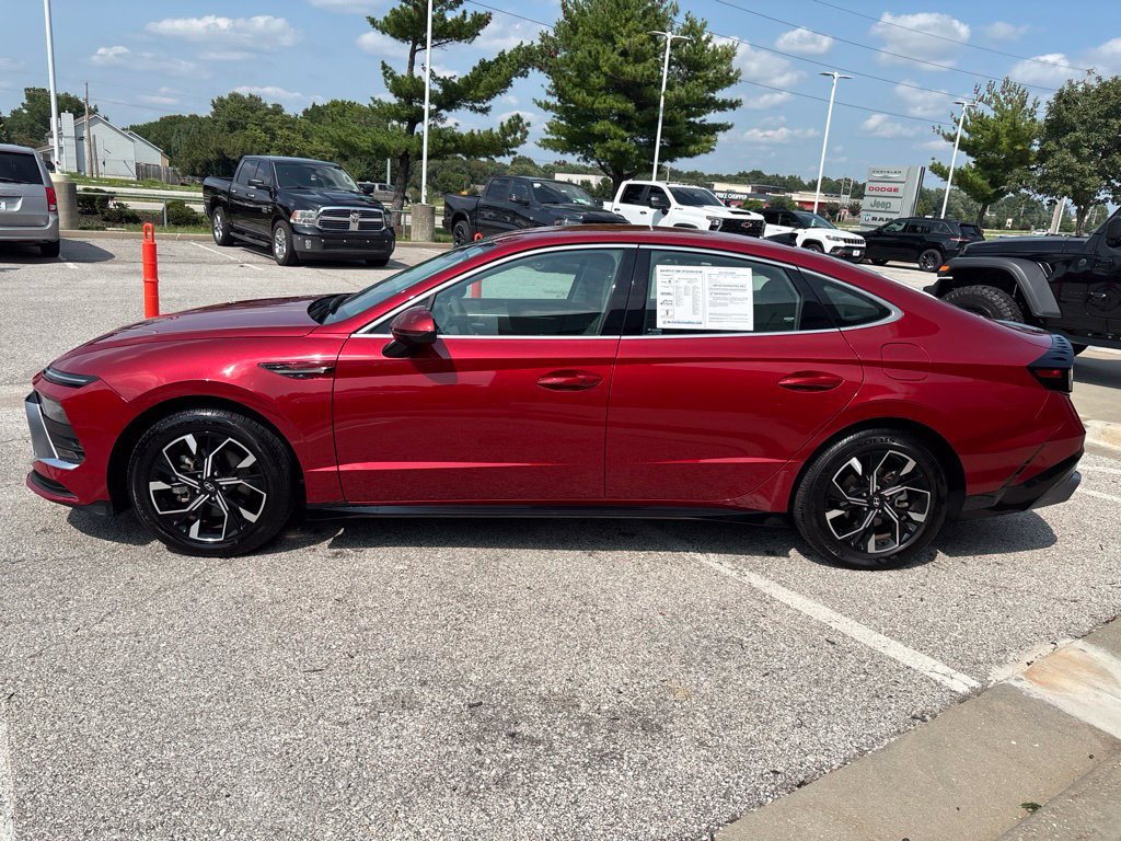 Used 2025 Hyundai Sonata SEL FWD image 17