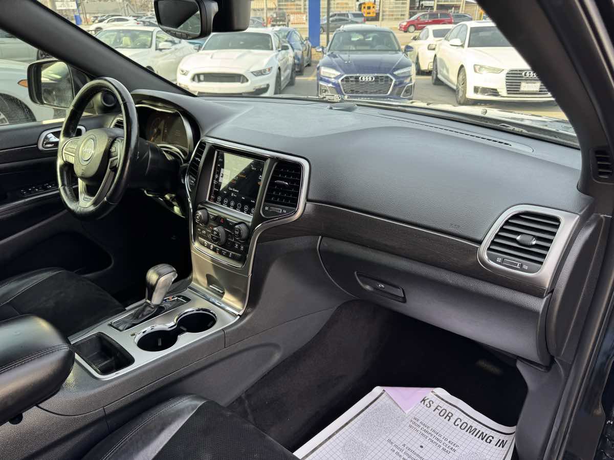 Used 2017 Jeep Grand Cherokee Altitude image 27