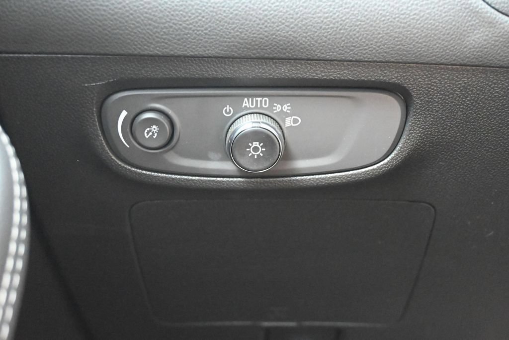 Used 2025 Buick Encore GX Preferred AWD/4WD image 19