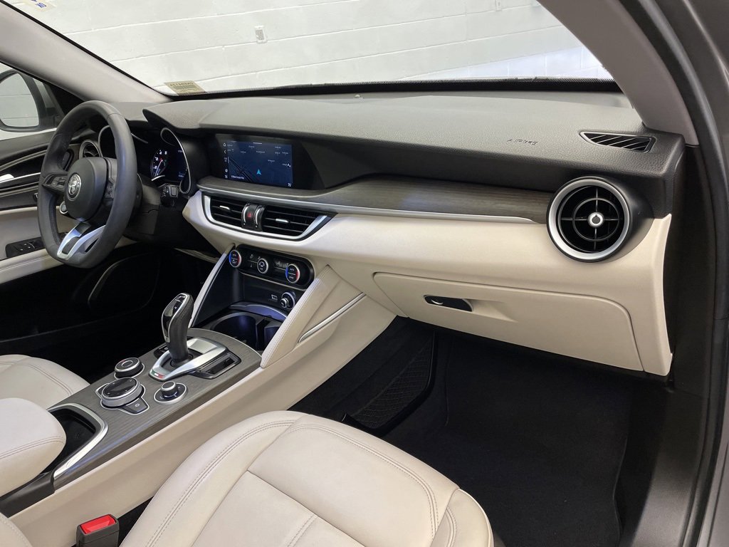 Used 2021 Alfa Romeo Stelvio Ti image 28