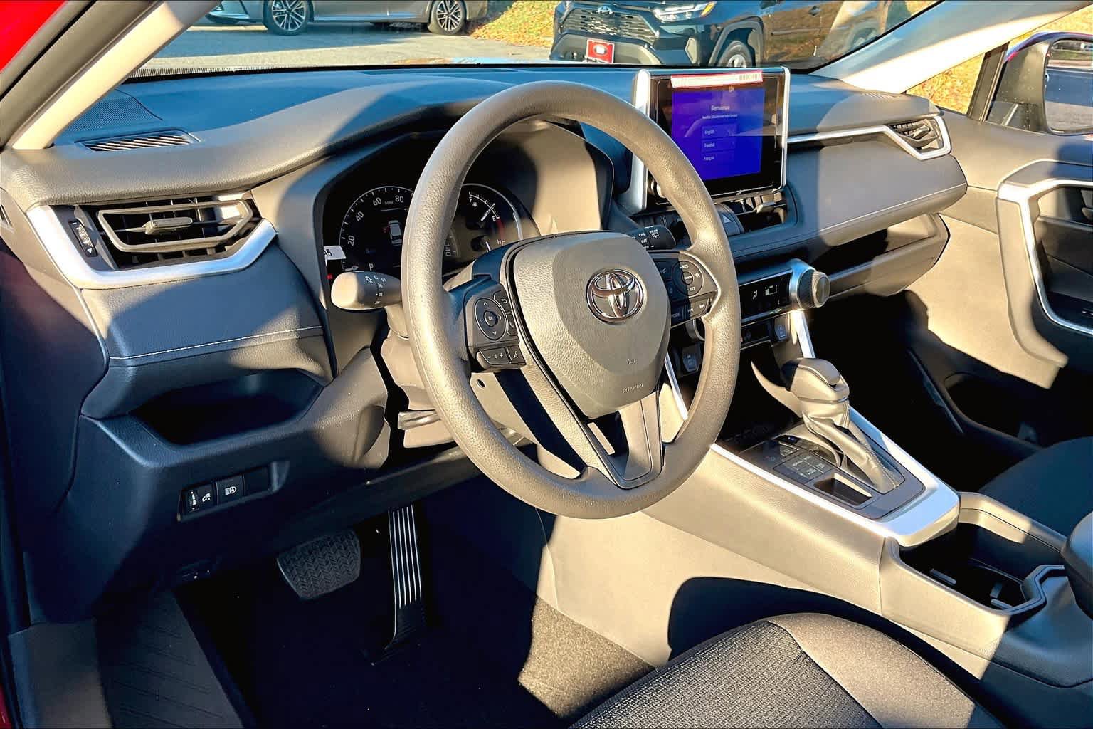 Certified 2025 Toyota RAV4 LE AWD/4WD image 8