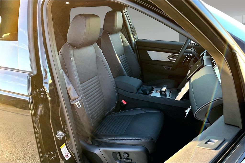 New 2026 Land Rover Discovery Sport Landmark AWD/4WD image 11