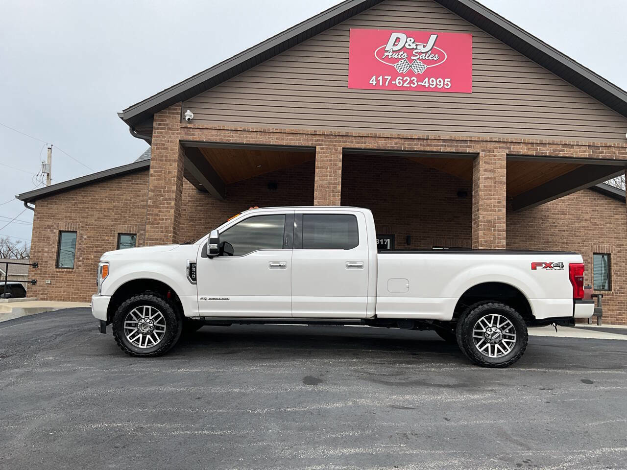 Used 2017 Ford F350 Platinum w/ Platinum Ultimate Package image 25