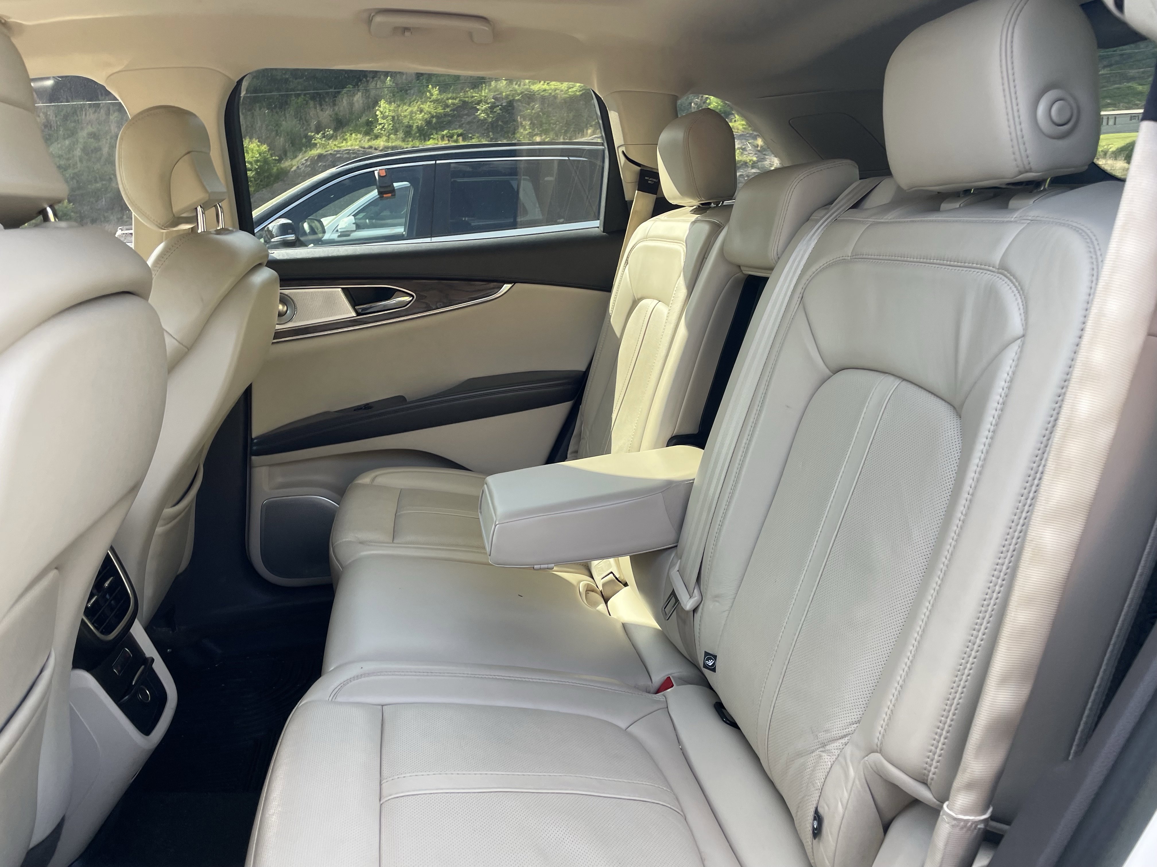 Used 2016 Lincoln MKX Reserve w/ Luxury Package AWD/4WD image 10