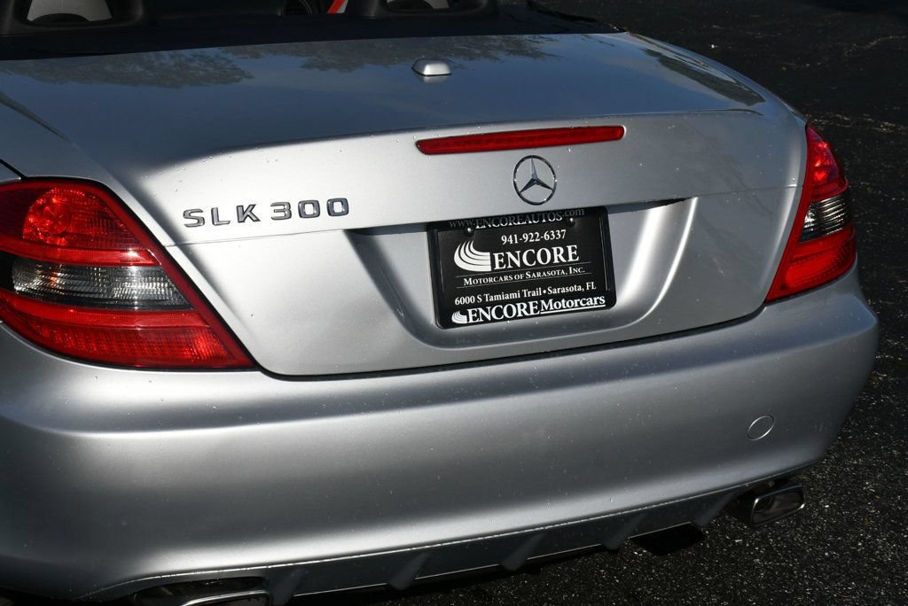 Used 2009 Mercedes-Benz SLK 300 image 10