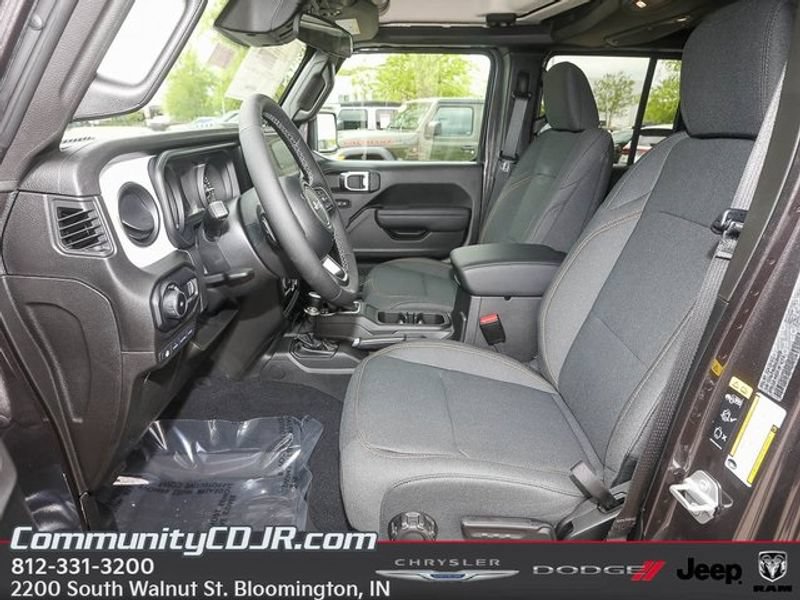 New 2025 Jeep Wrangler Unlimited Sport S 4xe w/ Convenience Group AWD/4WD image 10