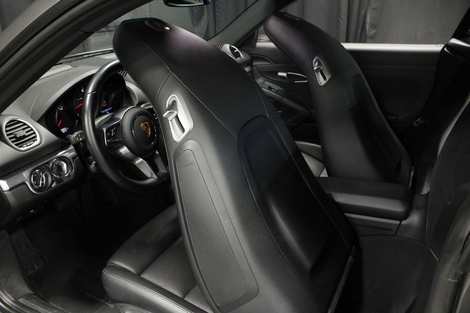 Used 2021 Porsche 718 Cayman RWD image 17