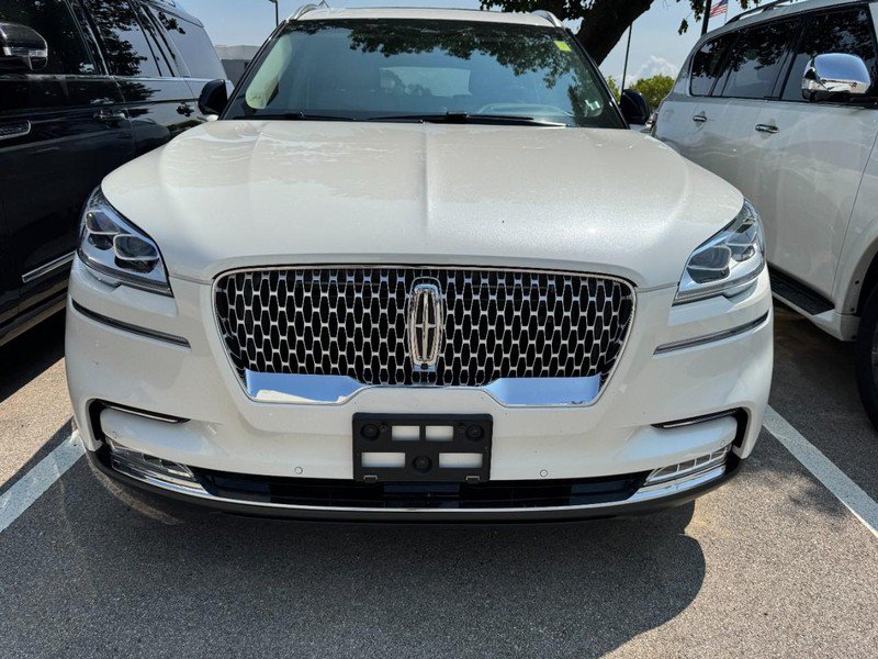 Used 2020 Lincoln Aviator Reserve w/ Equipment Group 202A AWD/4WD image 2
