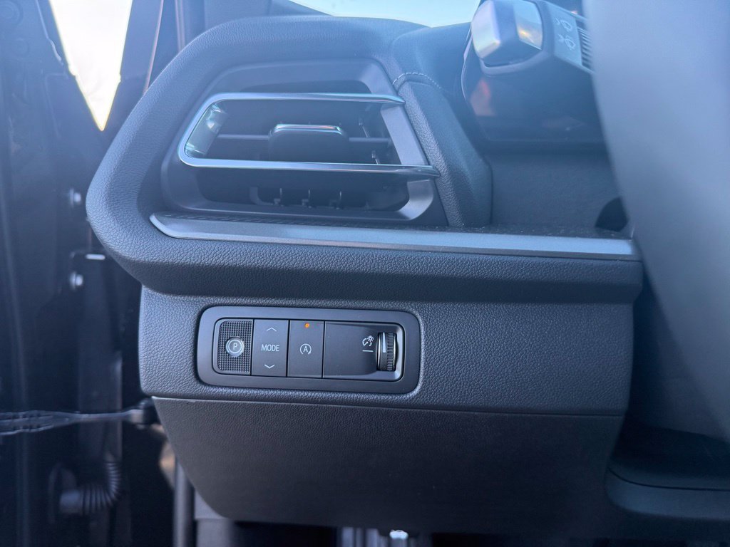 New 2027 Chevrolet Traverse LT w/ Midnight/Sport Edition FWD image 33