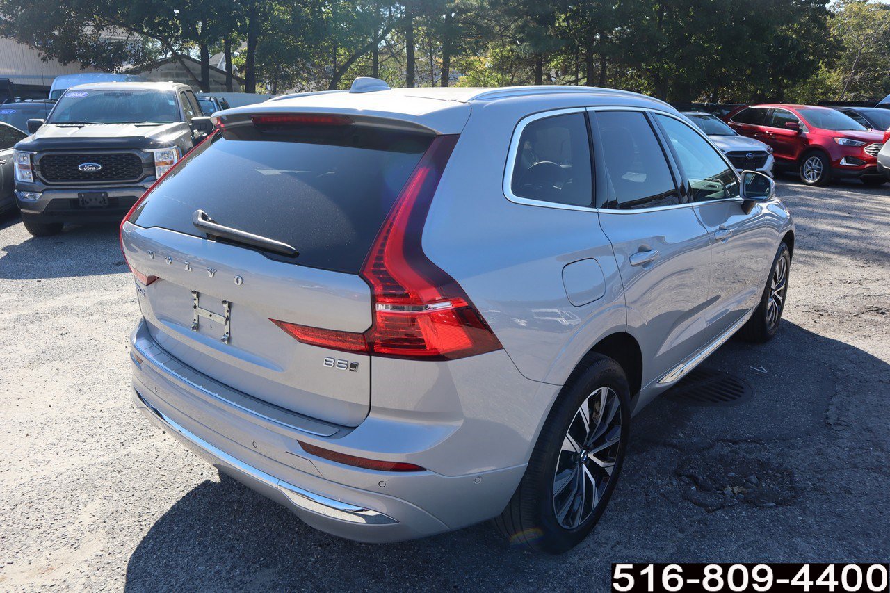 Used 2023 Volvo XC60 B5 Plus w/ Climate Package image 5