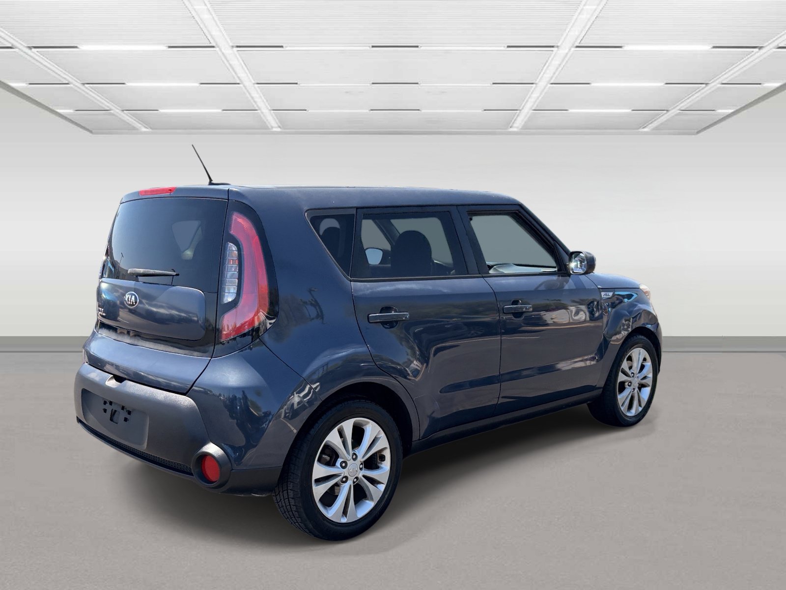 Used 2015 Kia Soul + FWD image 5