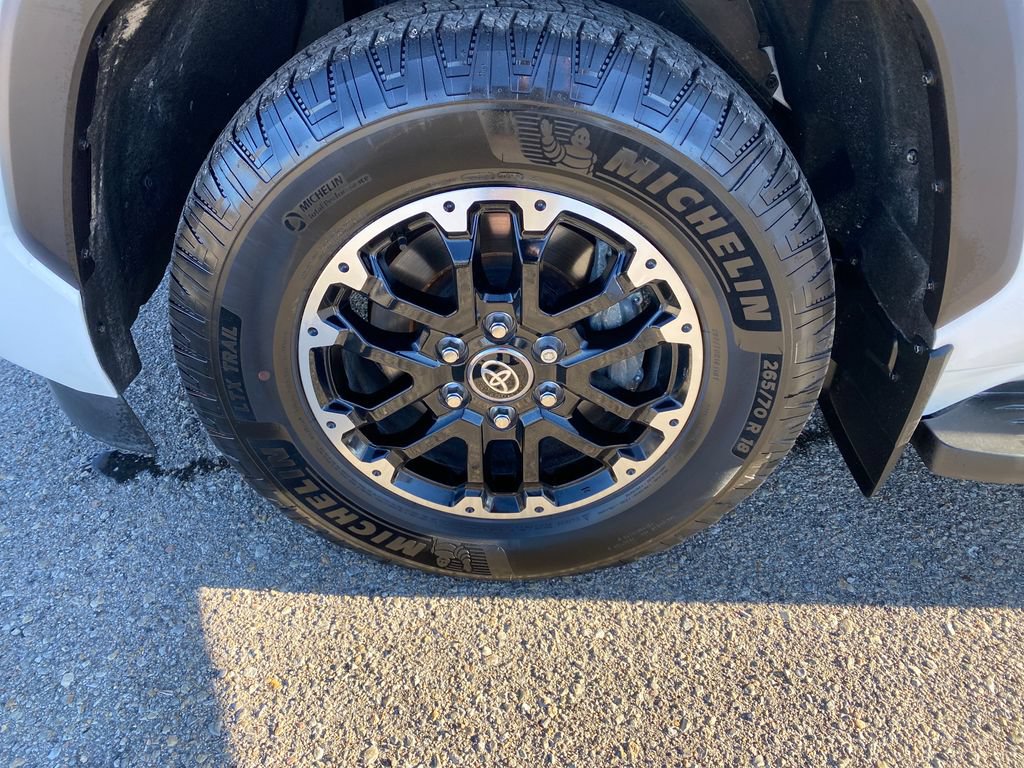 Used 2025 Toyota Sequoia 4WD image 29