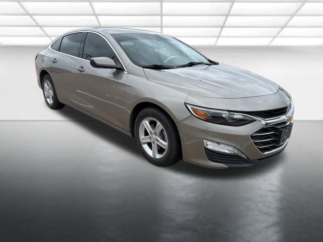 Used 2022 Chevrolet Malibu LT image 1