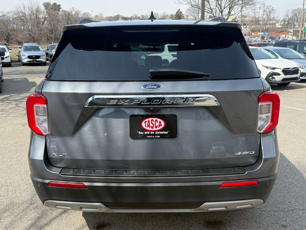 Used 2022 Ford Explorer XLT w/ Equipment Group 202A AWD/4WD image 9