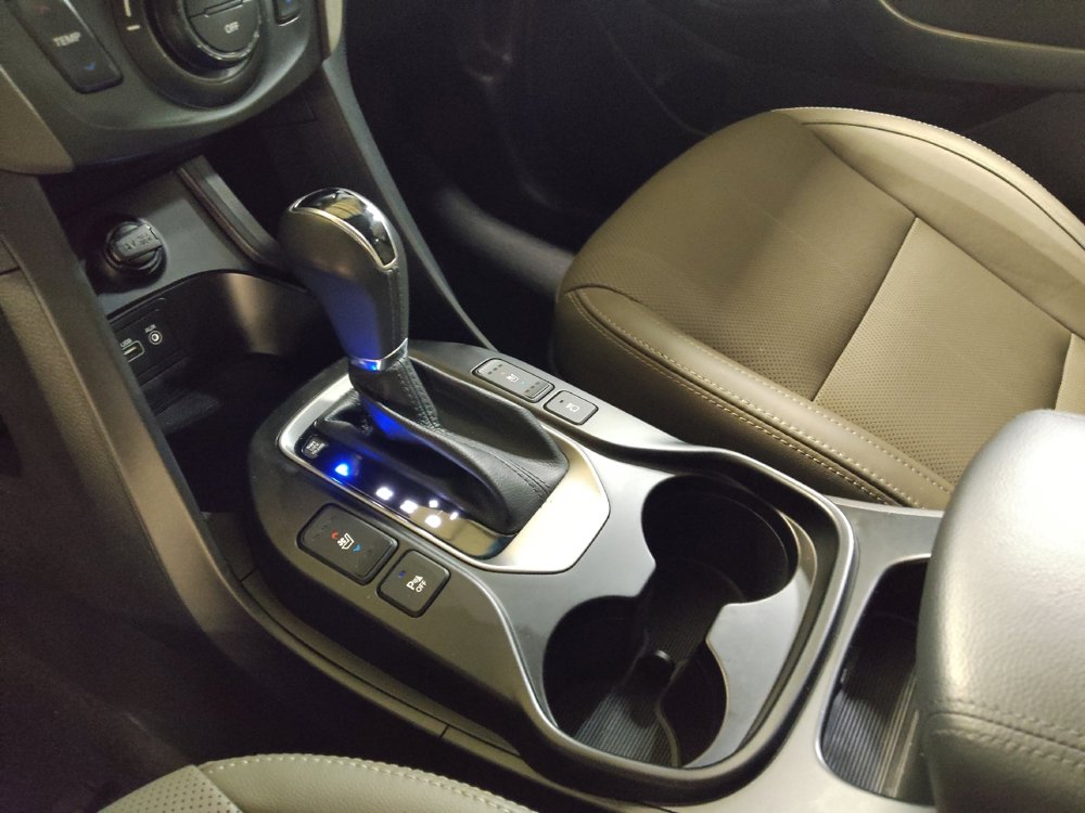 Used 2017 Hyundai Santa Fe Limited image 26