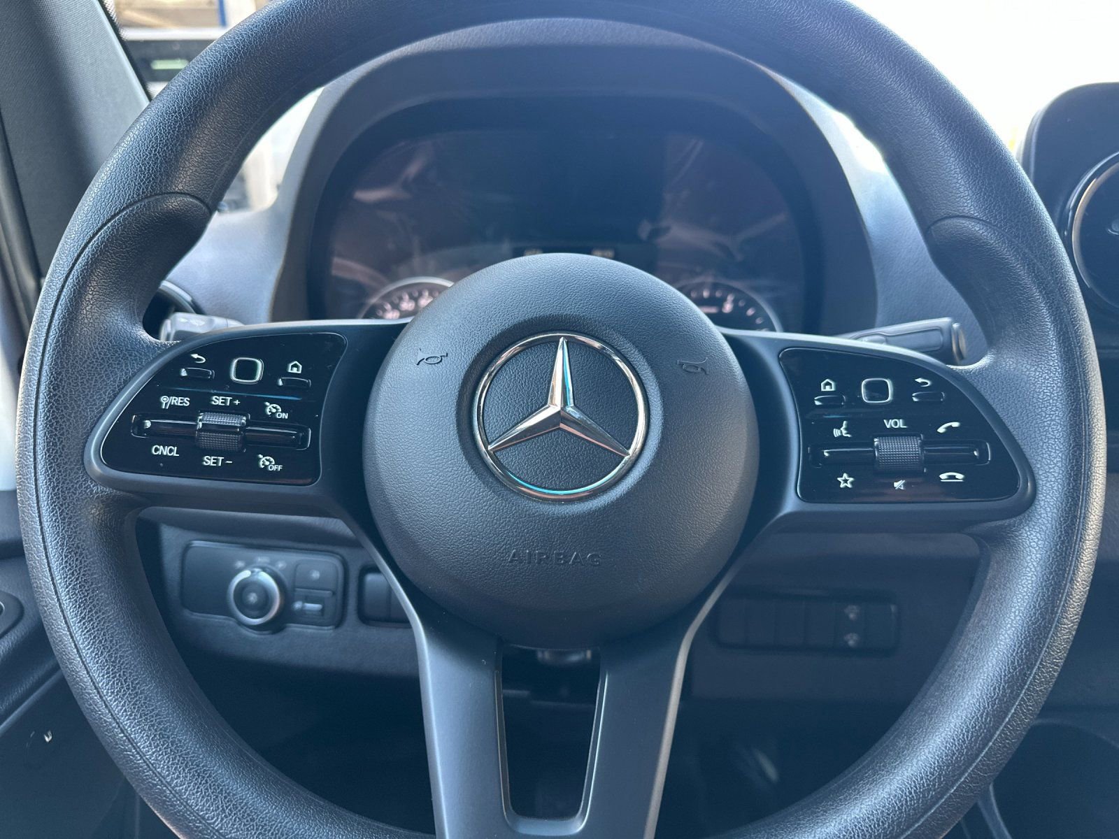 Used 2024 Mercedes-Benz Sprinter 2500 image 26