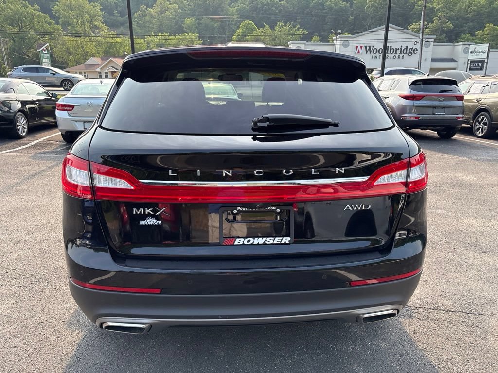 Used 2017 Lincoln MKX Reserve w/ Driver Assistance Package AWD/4WD image 4