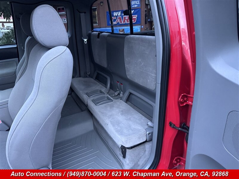 Used 2005 Toyota Tacoma PreRunner image 9