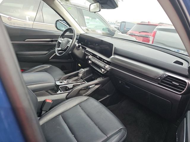 Used 2025 Kia Telluride S image 11