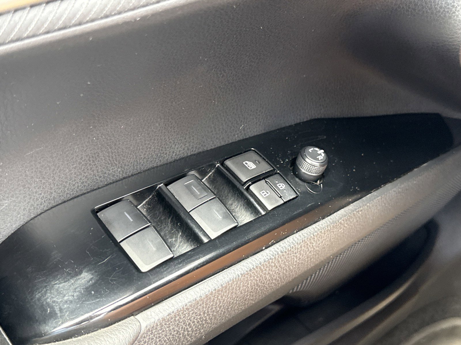 Used 2025 Toyota Camry SE image 16