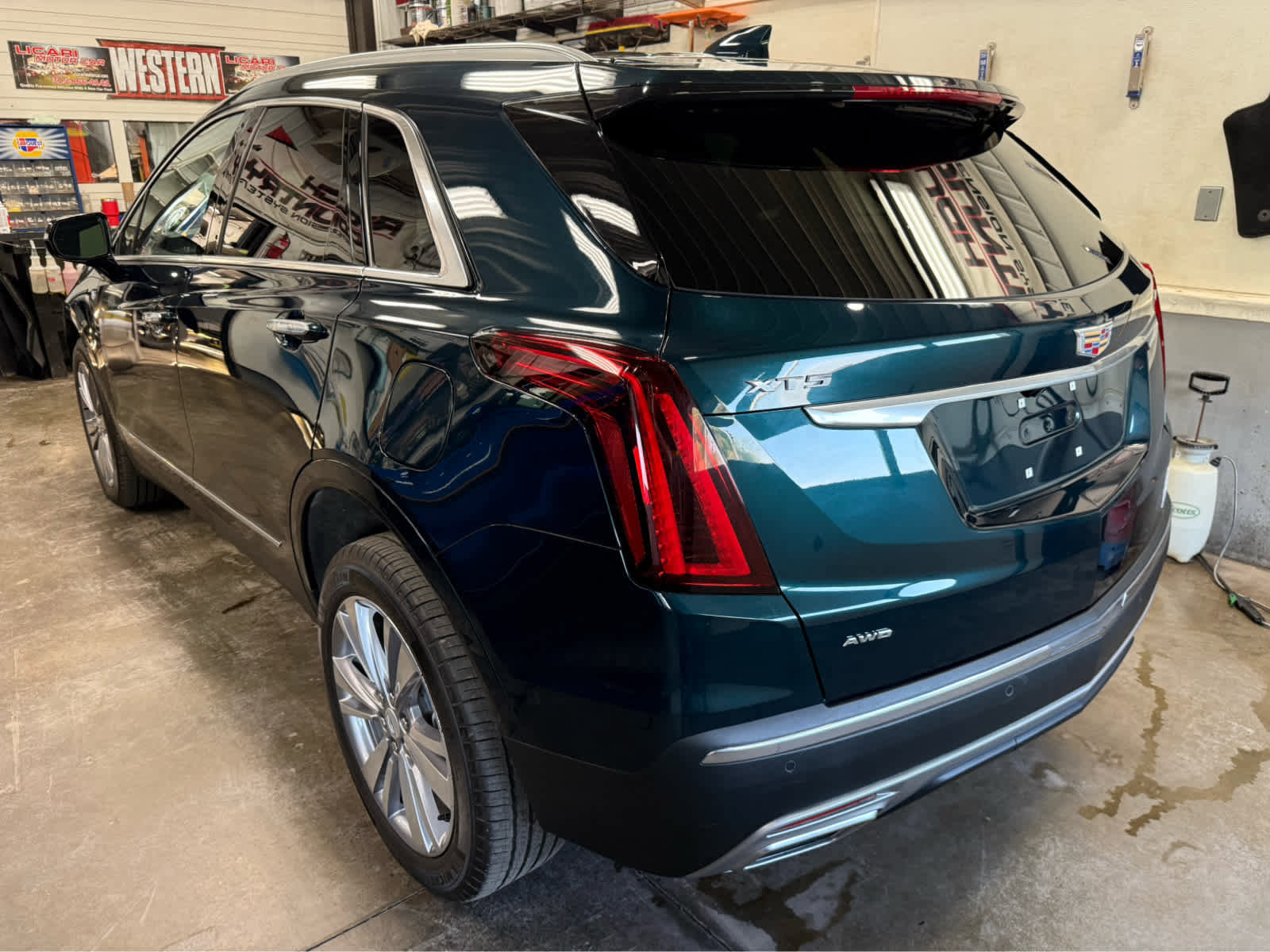 Used 2024 Cadillac XT5 Premium Luxury w/ LPO, Floor Liner Package AWD/4WD image 7