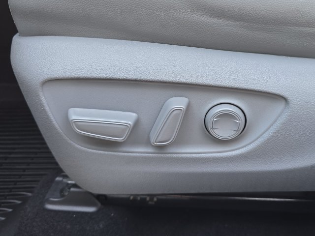 Used 2021 Toyota Highlander Platinum AWD/4WD image 20