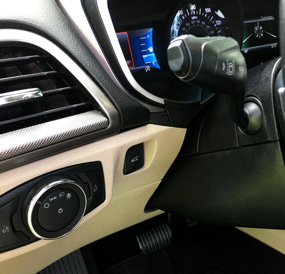 Used 2019 Ford Fusion SE image 22