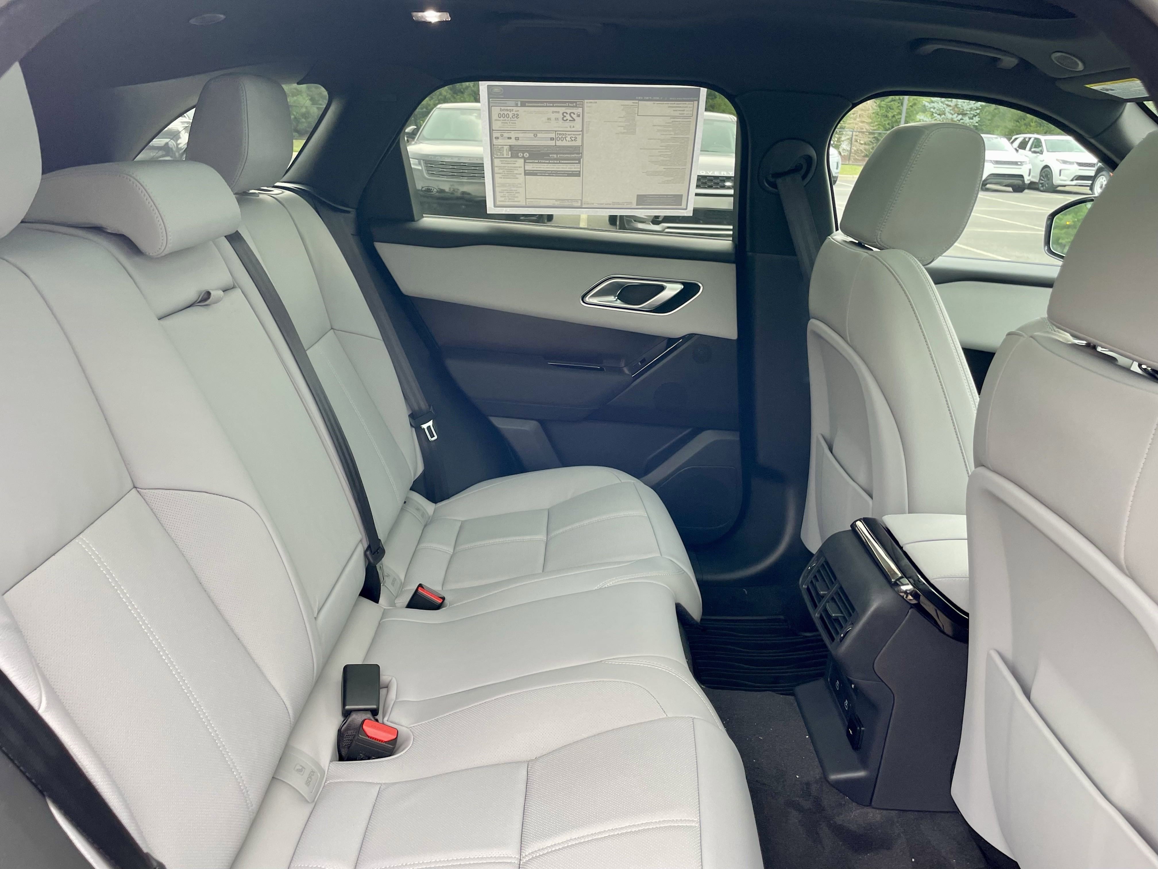 New 2026 Land Rover Range Rover Velar Dynamic SE image 31