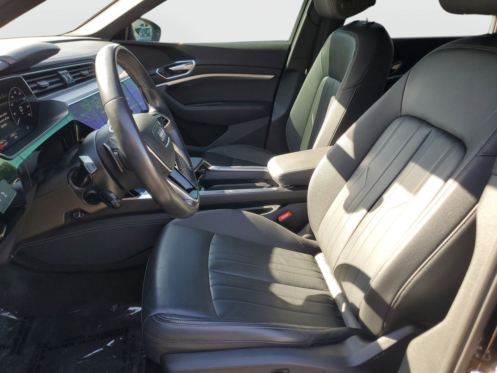 Used 2023 Audi e-tron Premium w/ Convenience Plus Package image 20