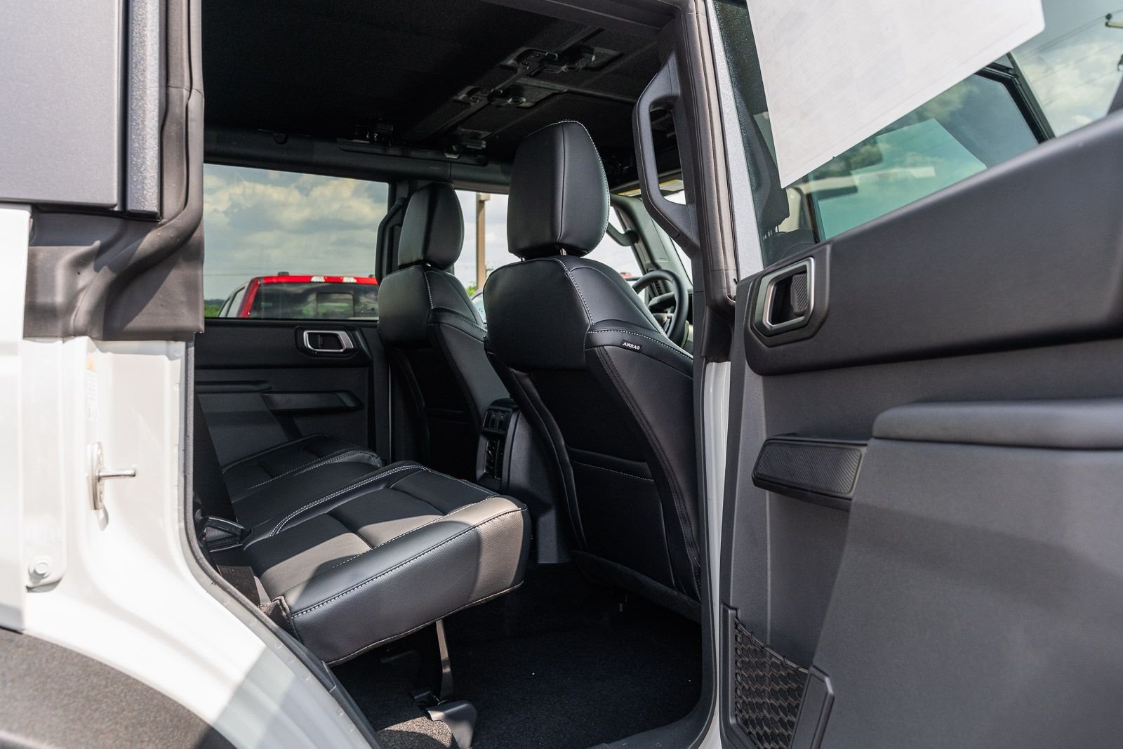 New 2026 Ford Bronco Outer Banks w/ Sasquatch Package AWD/4WD image 9