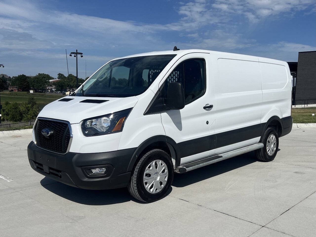 Used 2025 Ford Transit 250 Low Roof w/ Exterior Upgrade Package RWD image 6