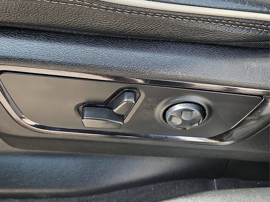 Used 2022 RAM 1500 Limited w/ Body Color Bumper Group AWD/4WD image 19