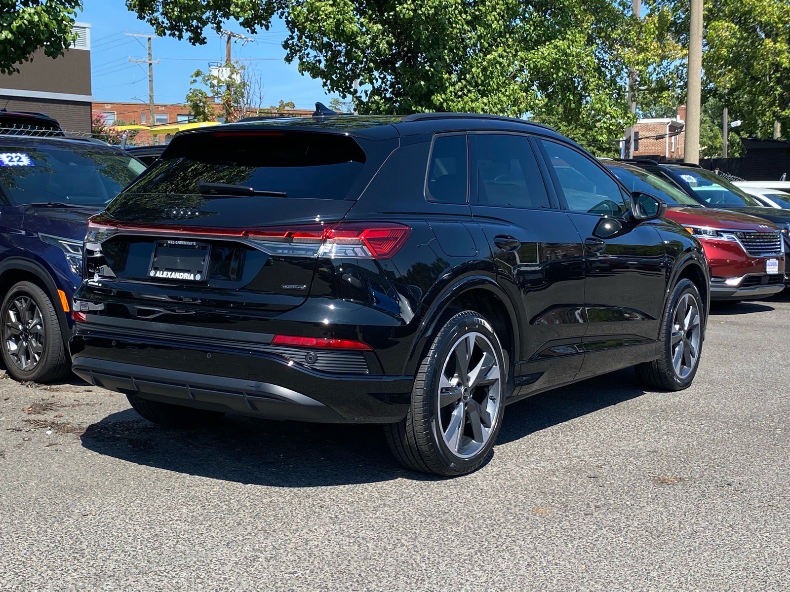 Used 2024 Audi Q4 e-tron Premium w/ Convenience Package AWD/4WD image 3