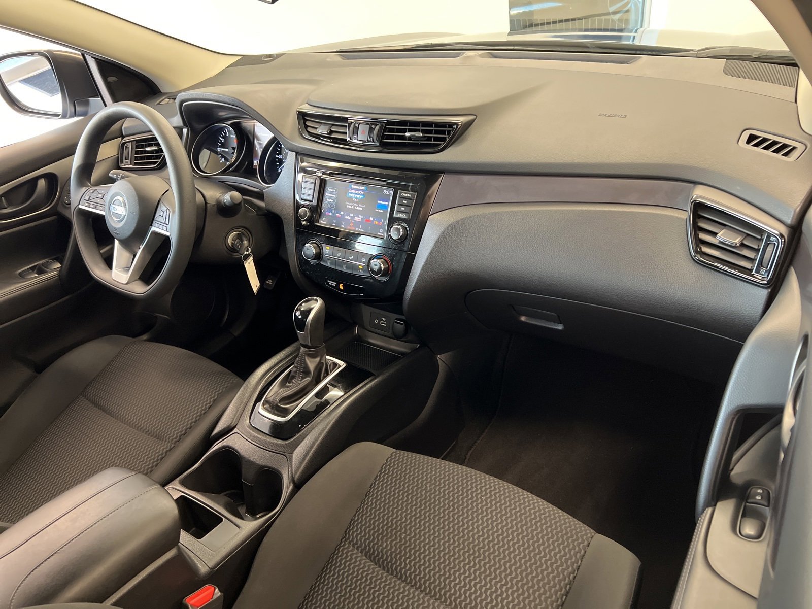 Used 2022 Nissan Rogue Sport S image 36