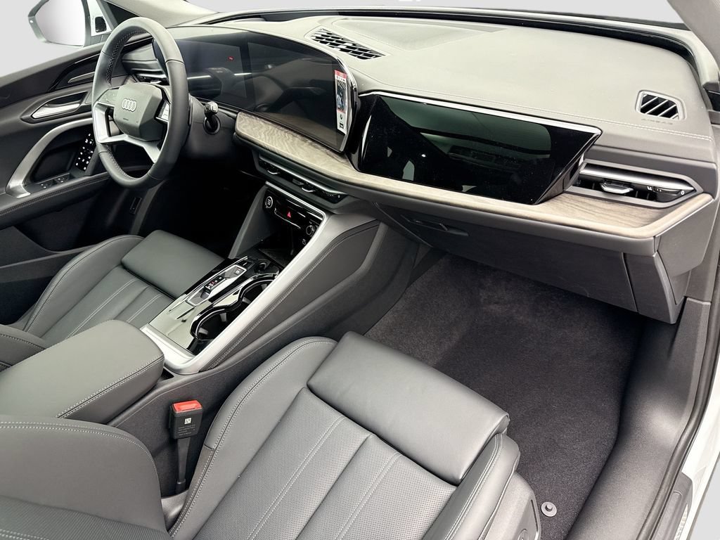 Certified 2025 Audi Q5 Premium w/ Premium Plus AWD/4WD image 16