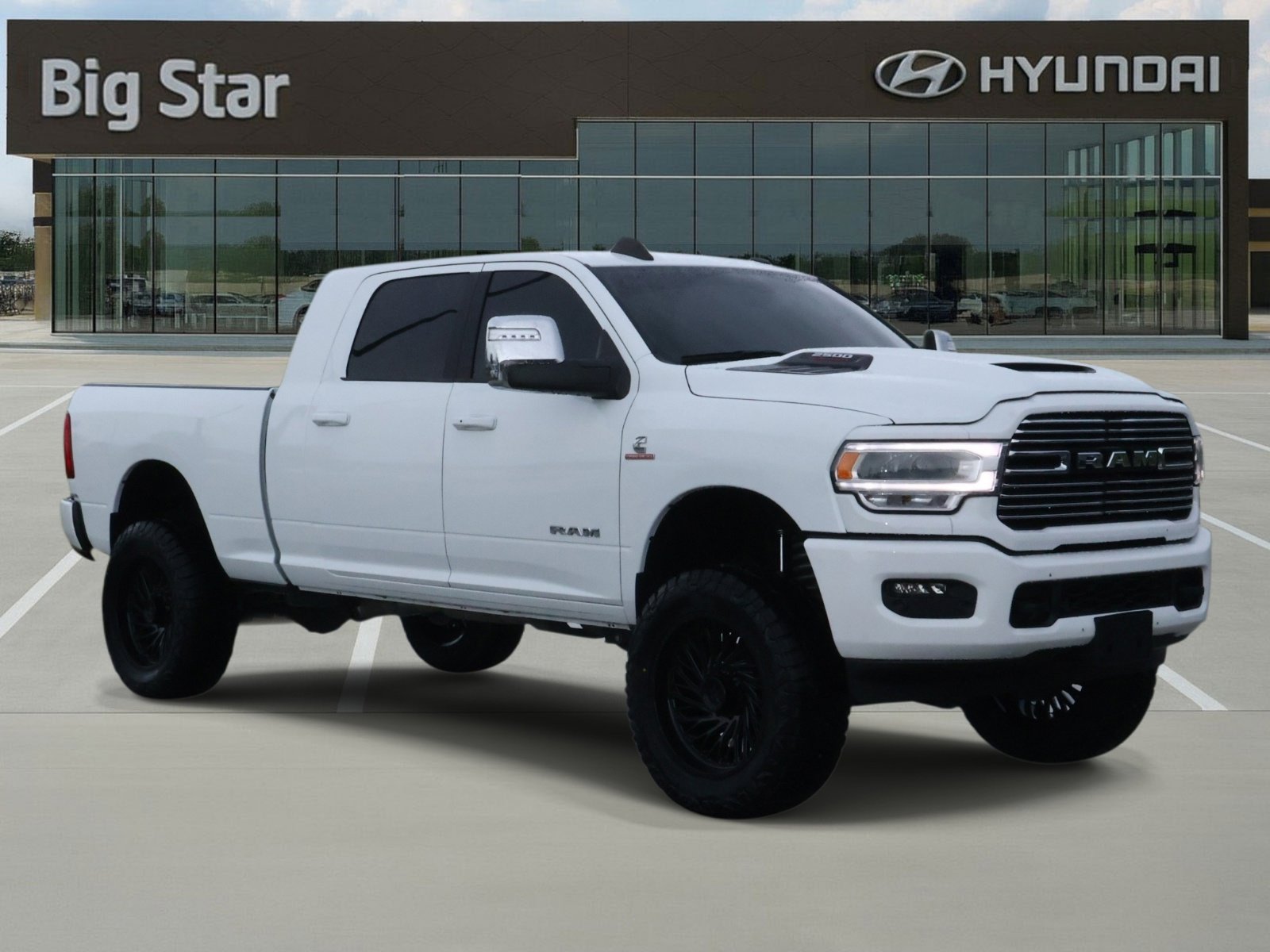Used 2024 RAM 2500 Laramie w/ Sport Appearance Package AWD/4WD image 6