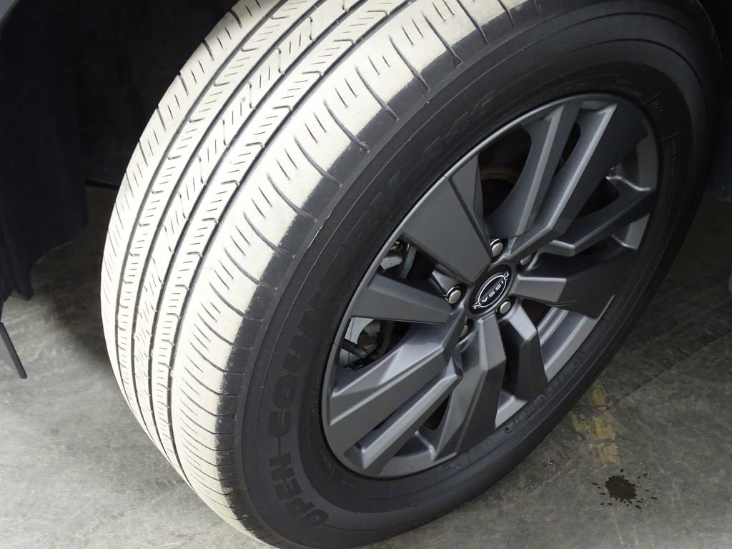 Used 2024 Nissan Pathfinder SV image 40