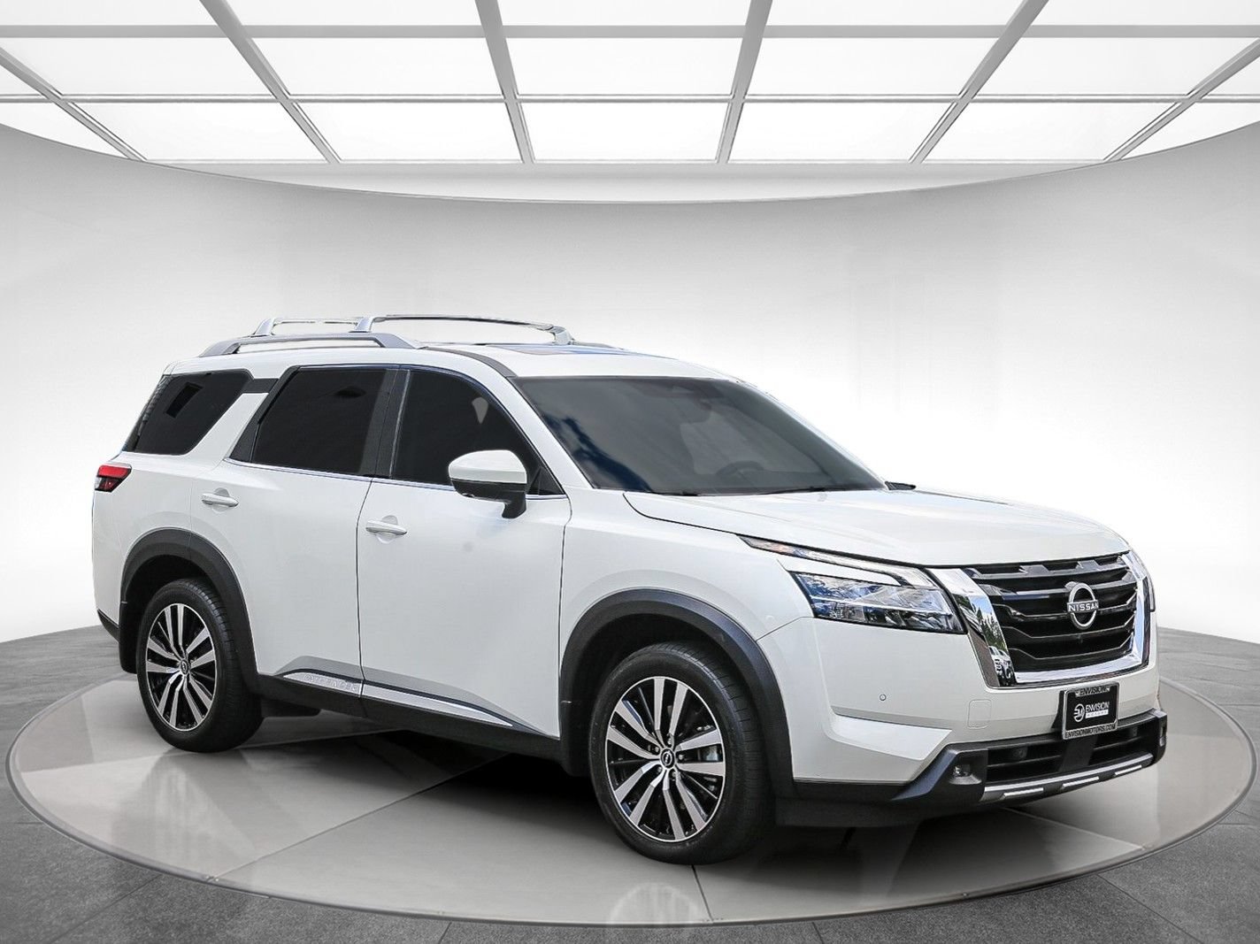 Used 2023 Nissan Pathfinder Platinum FWD image 5
