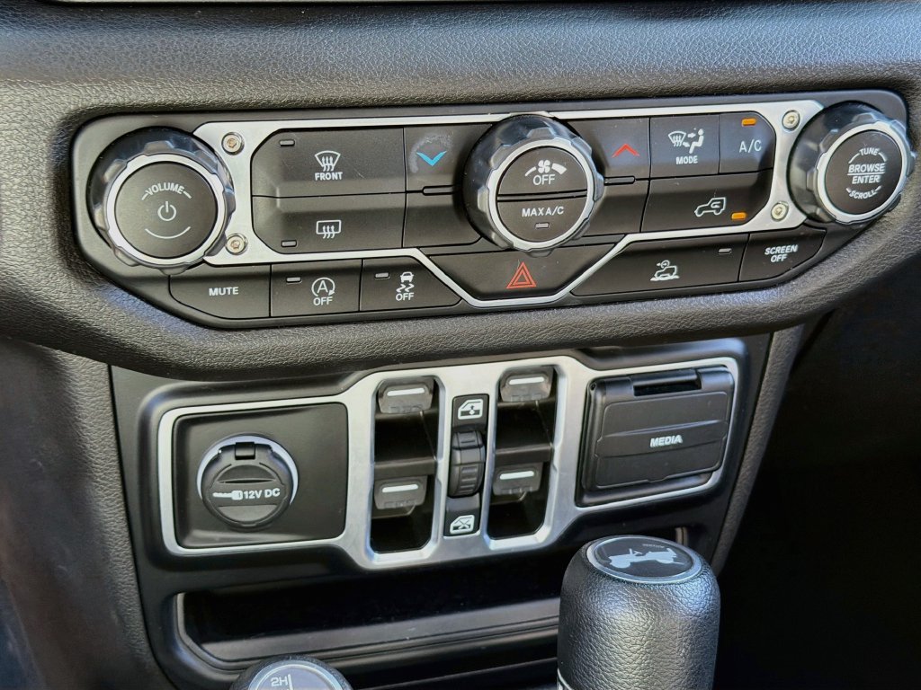 Used 2024 Jeep Wrangler Unlimited Sport AWD/4WD image 12