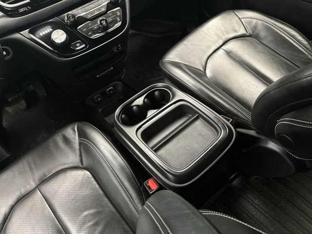 Used 2020 Chrysler Pacifica Touring-L image 27