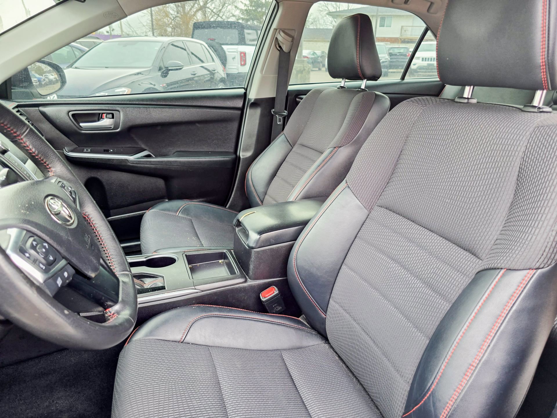 Used 2017 Toyota Camry SE image 8