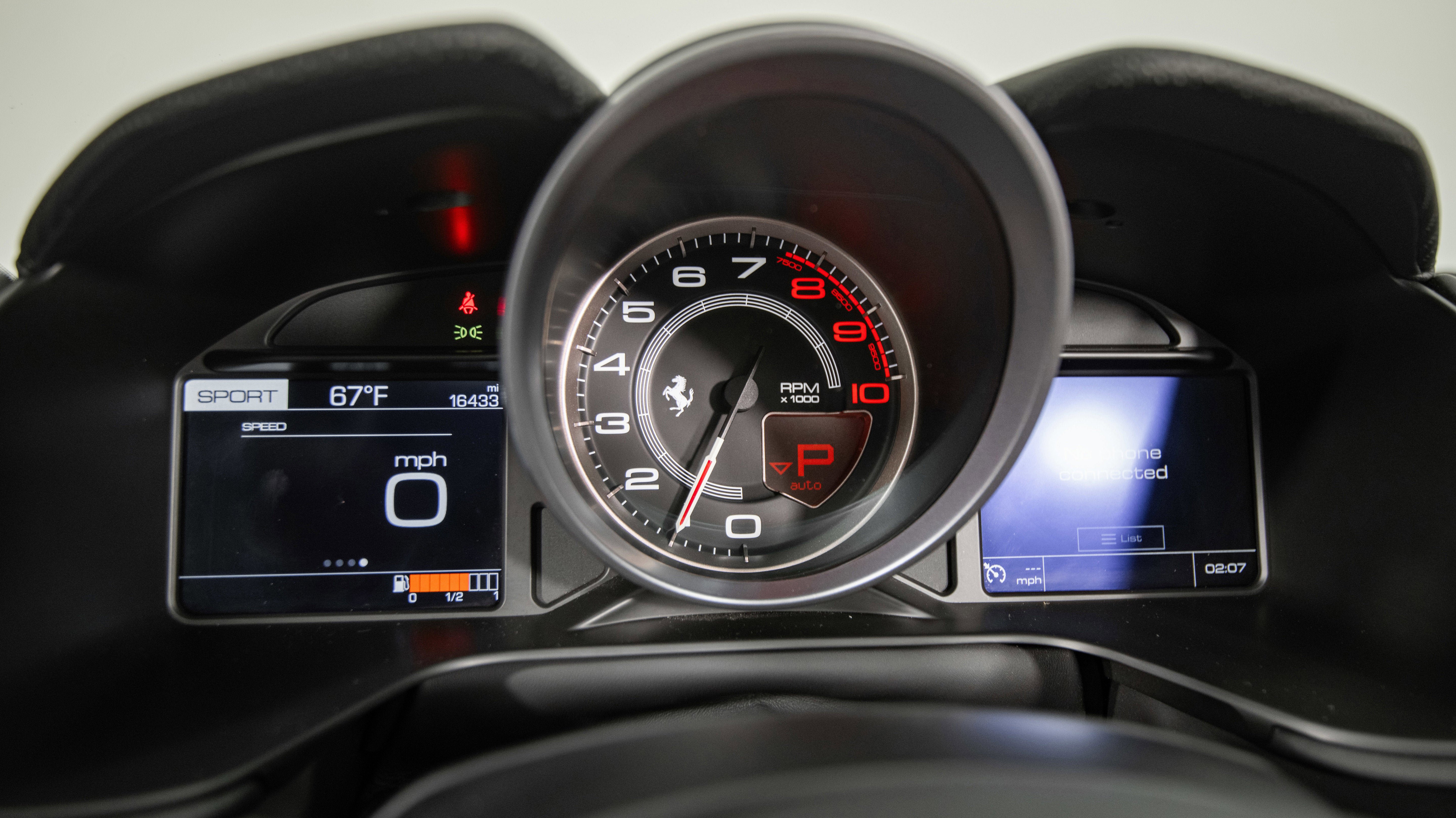 Certified 2019 Ferrari Portofino image 40